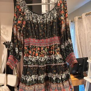 Alice + Olivia Black Floral Long Sleeve Dress